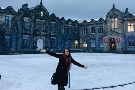 Laura, étudiante en quatrième année de Bachelor de Comparative Literature à l’Université de St Andrews, en Ecosse