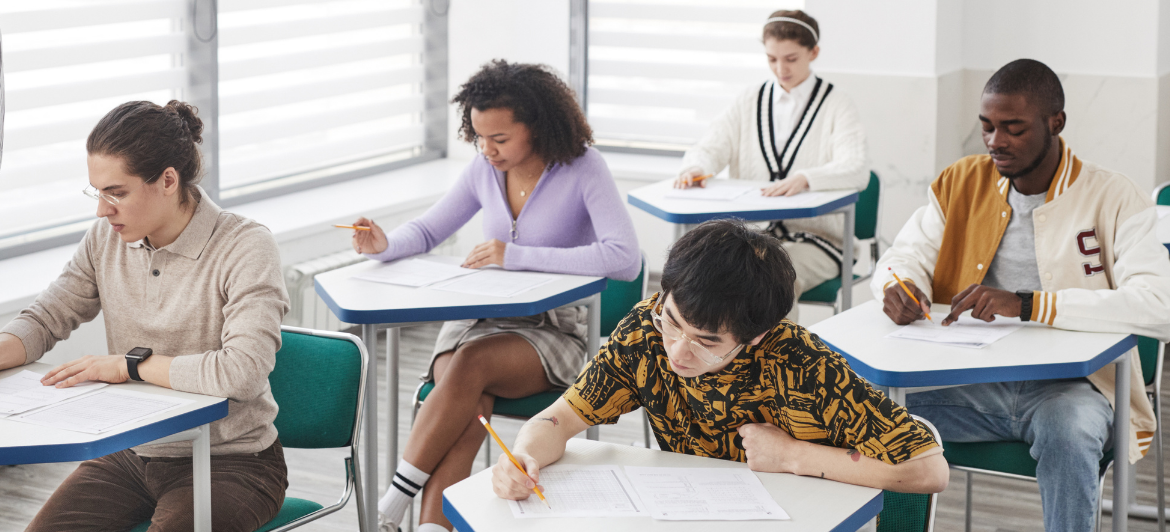 Bac 2022 : épreuves de spécialité reportées à mi-mai, stages d’Hiver adaptés en Terminale