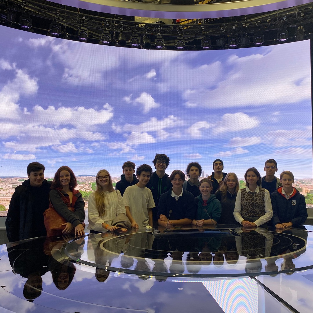 Les élèves du Lycée Ipesup sur le plateau du JT de France Télévisions