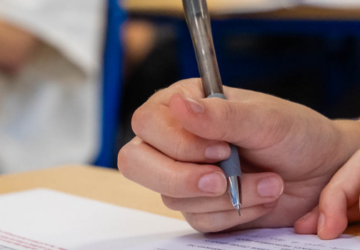 Quelles spécialités choisir au lycée pour réussir Sciences Po Paris ?
